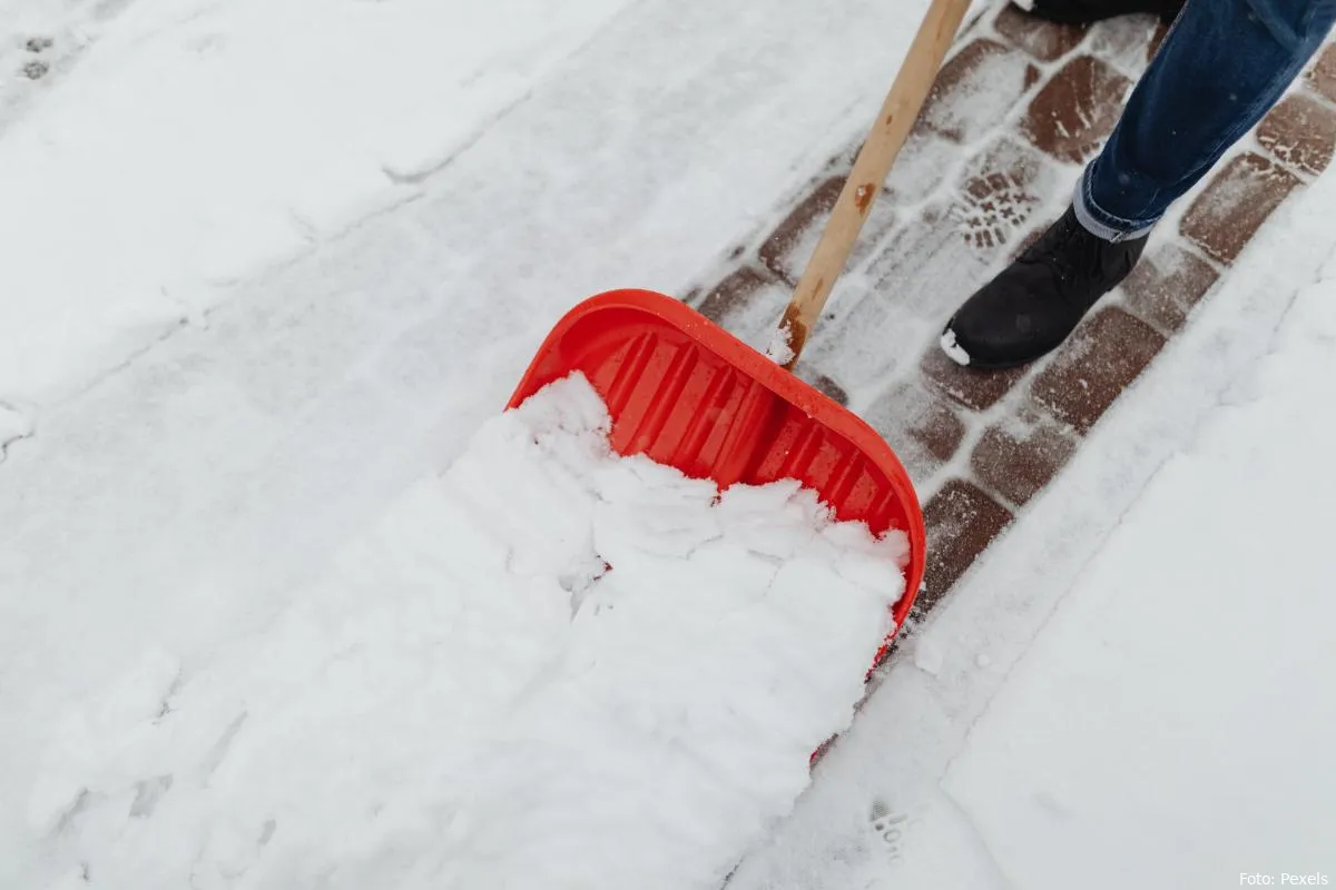 sneeuwschep sneeuwruimen winter