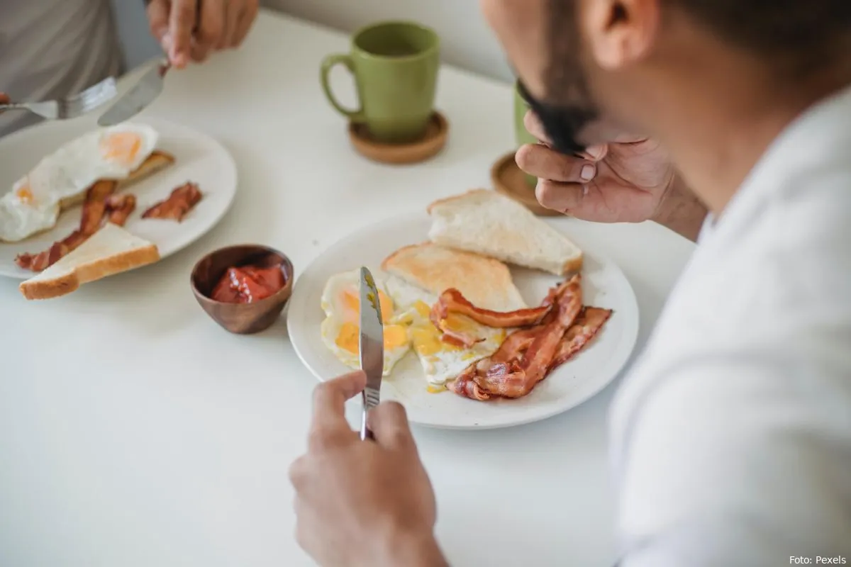 spek met eieren gerecht eten ontbijt