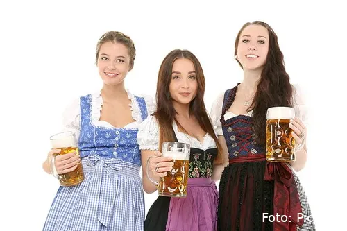 man-bavaria-dirndl-folklore-preview