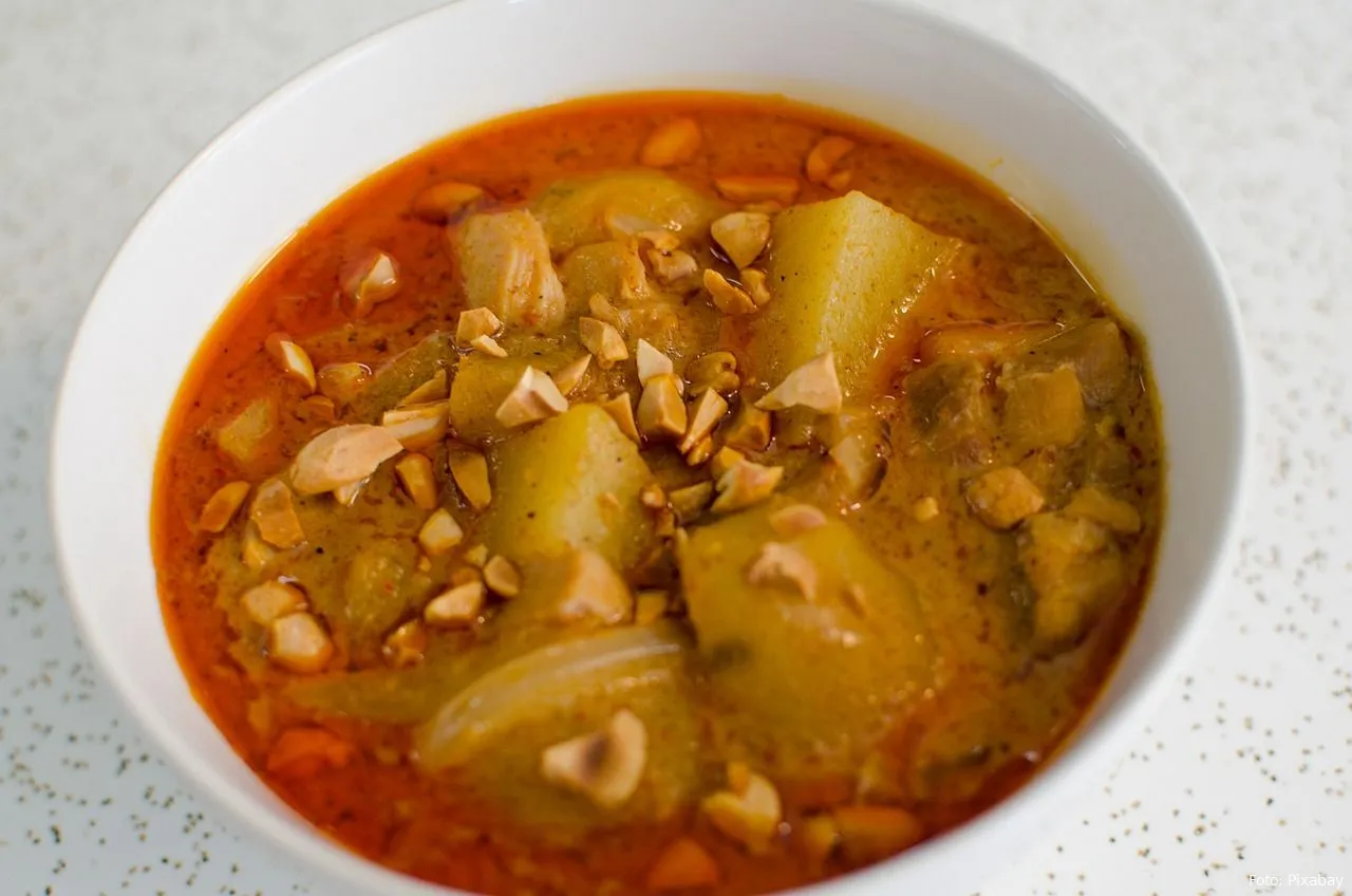 de wereldberoemde thaise massaman curry recept eten