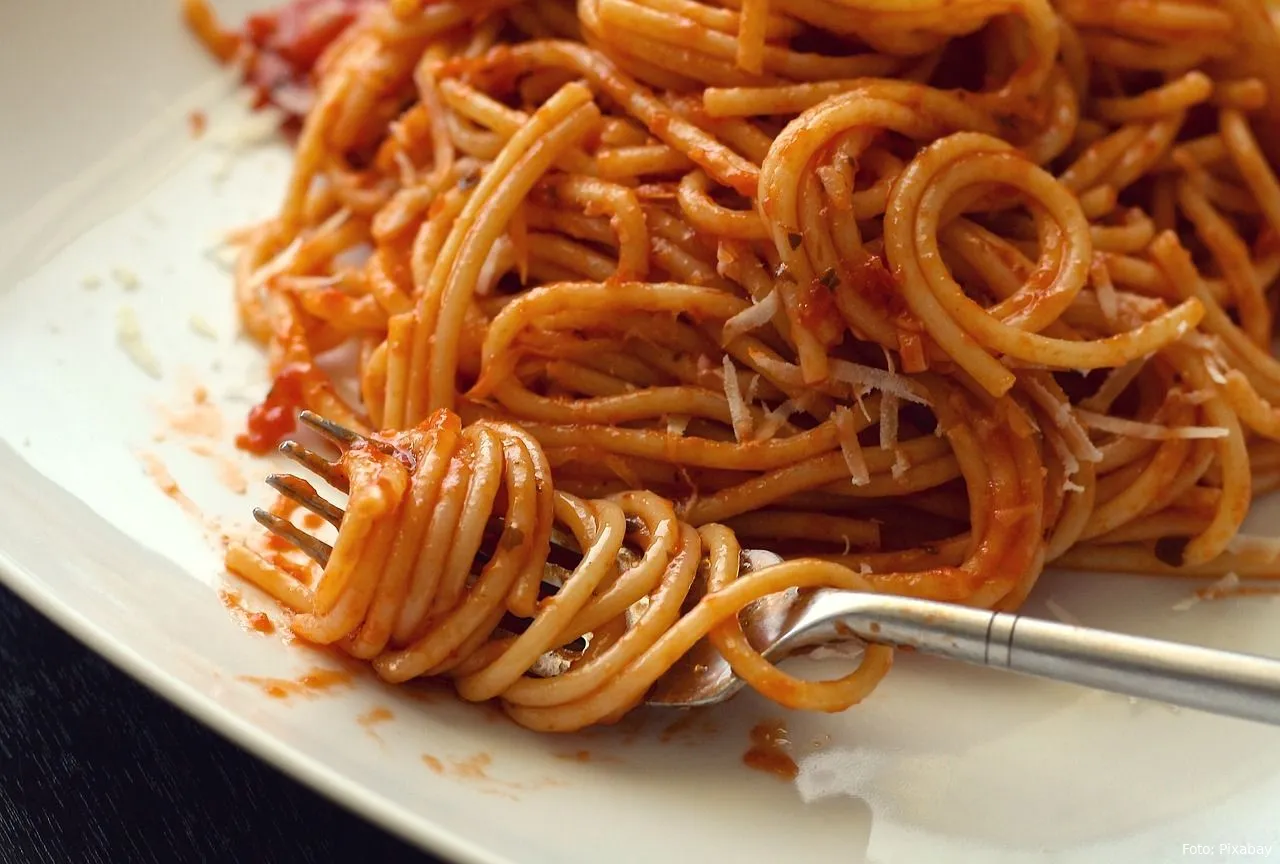 pasta tomatensaus spaghetti eten