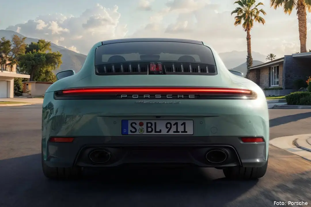 https hypebeastcom image 2025 07 02 porsche 911 all wheel drive carrera 4s release info 005jpg