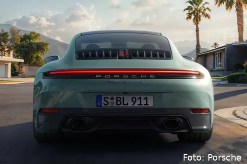 https hypebeastcom image 2025 07 02 porsche 911 all wheel drive carrera 4s release info 005jpg