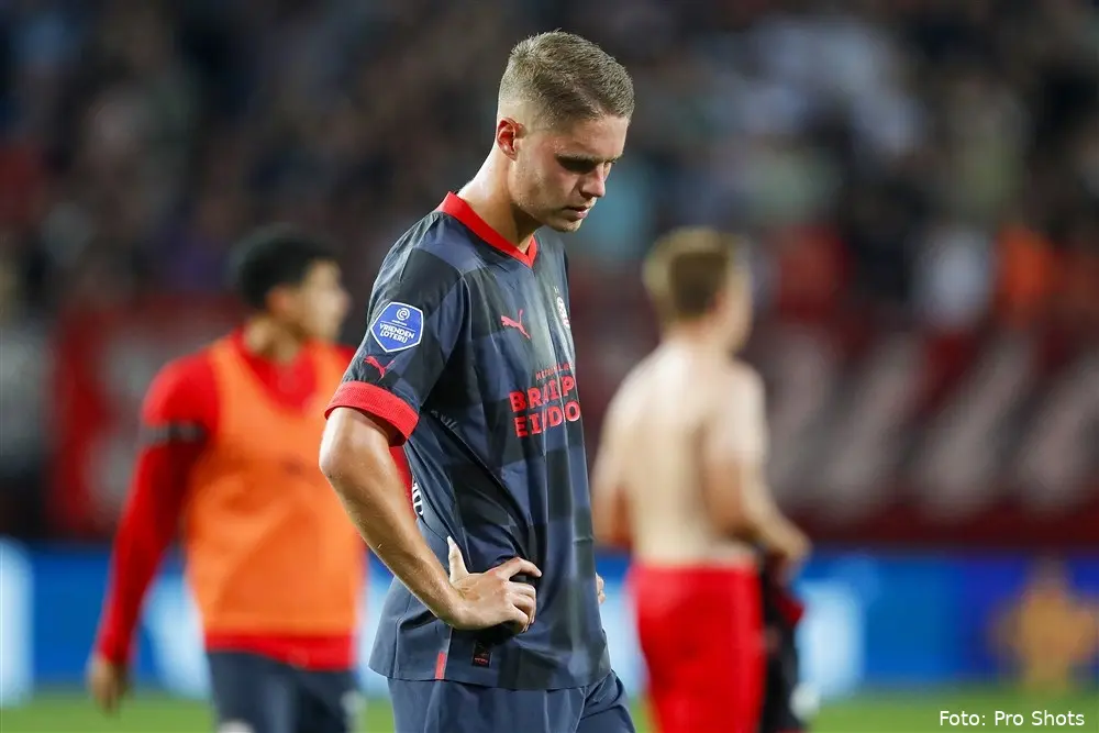 Joey Veerman FC Twente PSV Teleurgesteld Grolsch Veste Seizoen 2022 2023