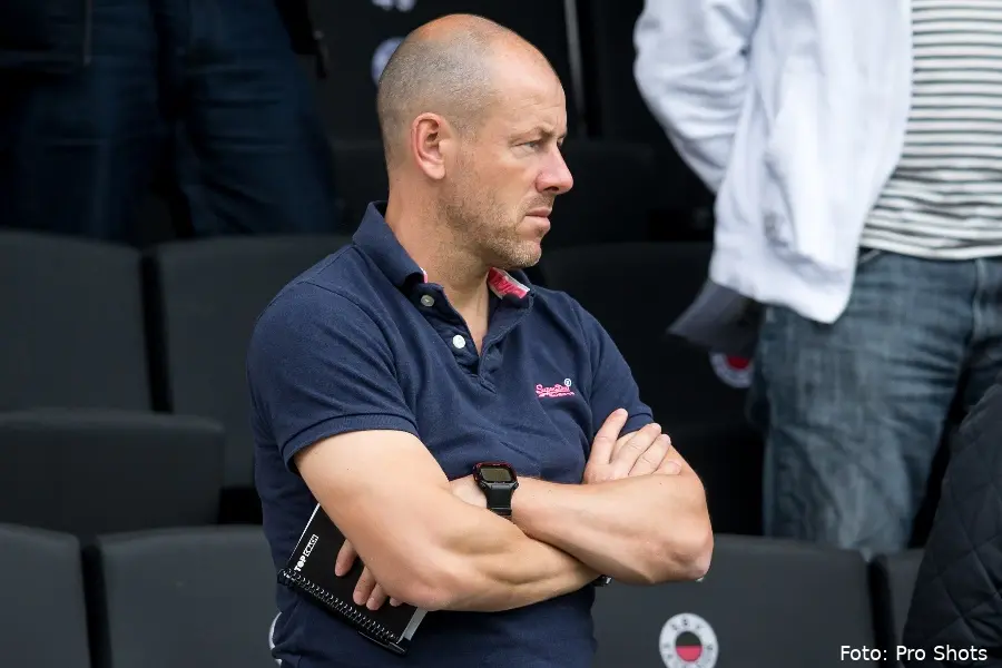 boudewijn pahlplatz armen over elkaar serieus