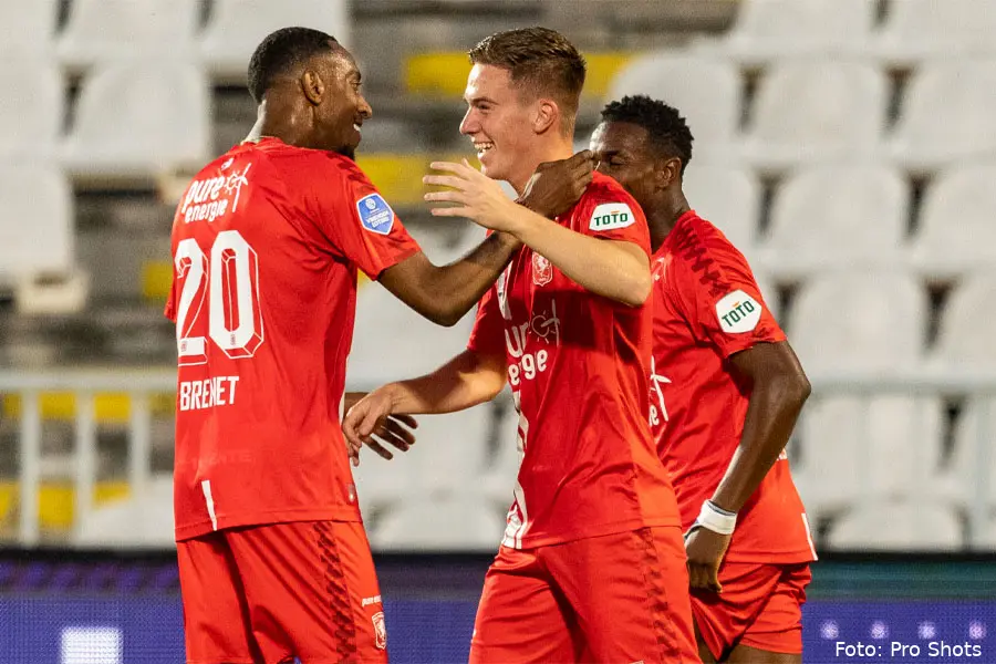 daan rots joshua brenet virgil misidjan goal juichen fk cukaricki fc twente conference league 2022 2023 belgrado