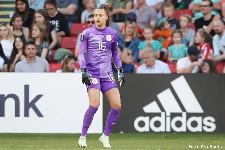 daphne van domselaar ek vrouwenvoetbal 2022 oranje leeuwinnen nederland zweden
