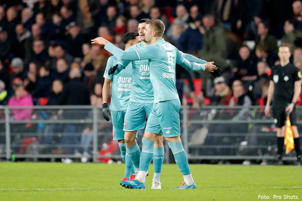 haris vuckic doelpunt vieren emil berggreen psv fc twente 2019 2020