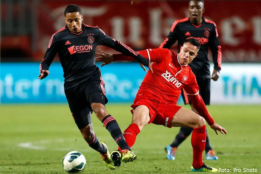 joey pelupessy jong fc twente jong ajax jairo riedewald