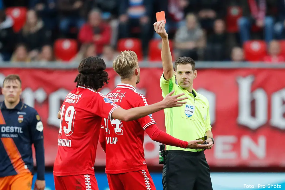 kamphuis zerrouki vlap rode kaart twente willem ii 17 10 2021 grolsch veste