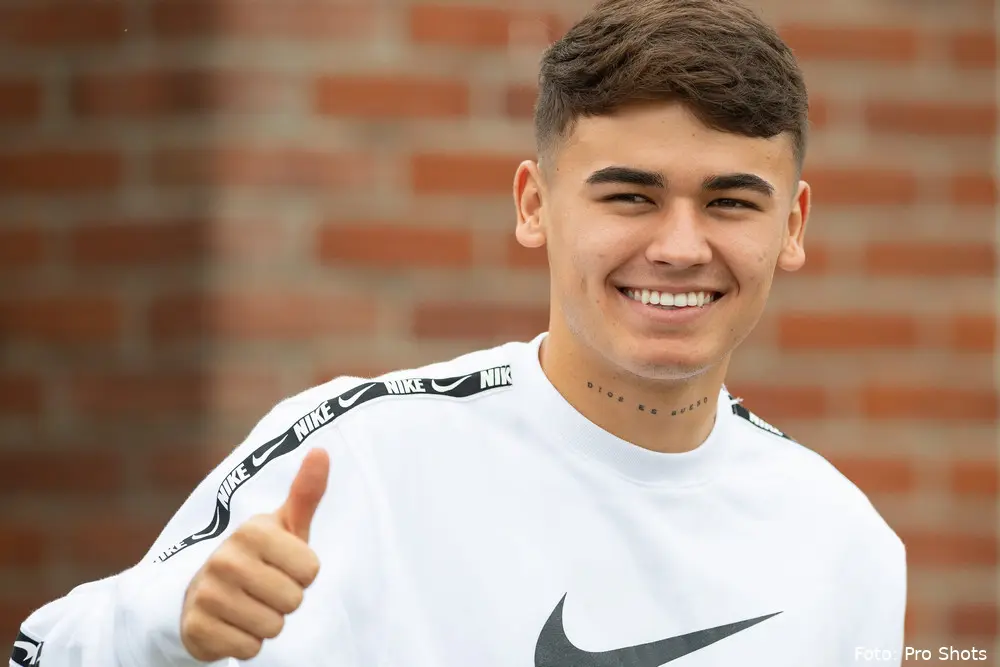 manfred ugalde thumbs up fc twente july 2021