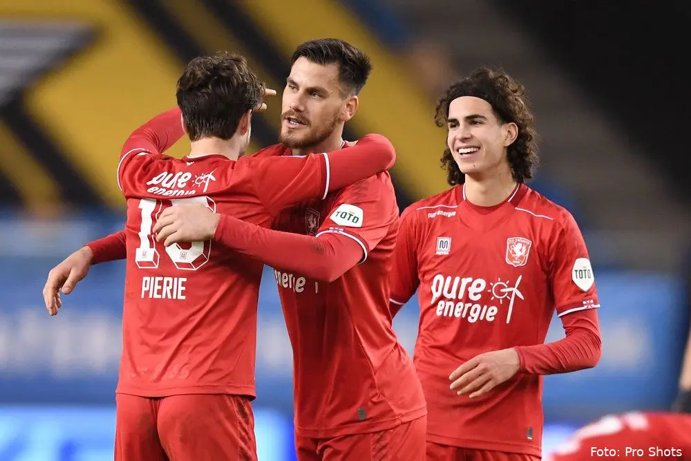pierie dumic zerrouki vitesse twente 2020 2021 gelredome