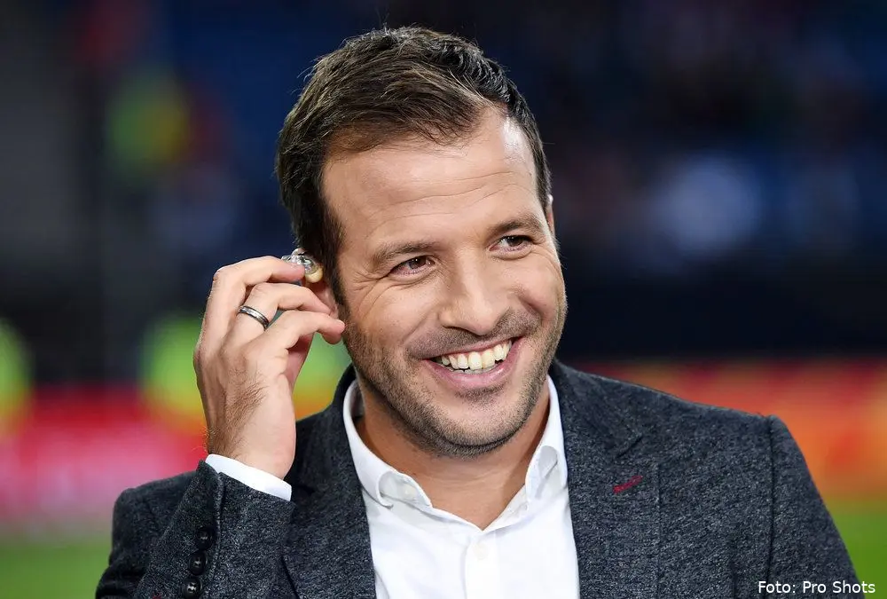rafael van der vaart oordopje analist 2020