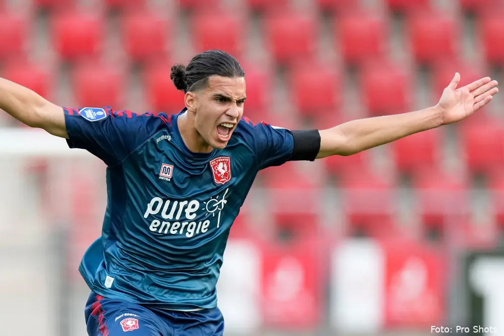 ramiz zerrouki zwaaiend az twente 2022