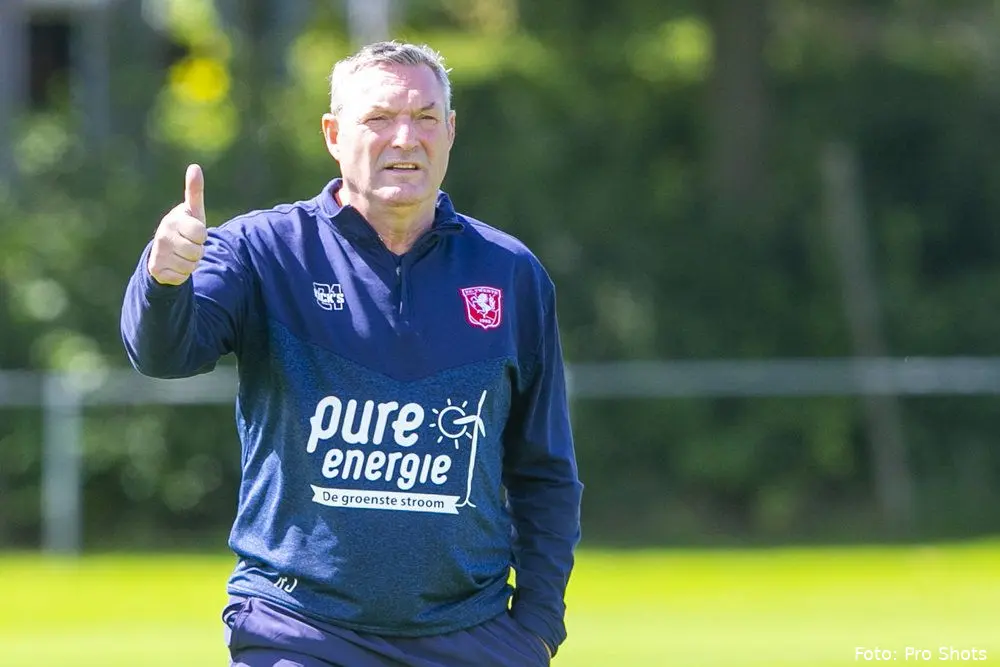 ron jans eerste training fc twente duimpje hoog