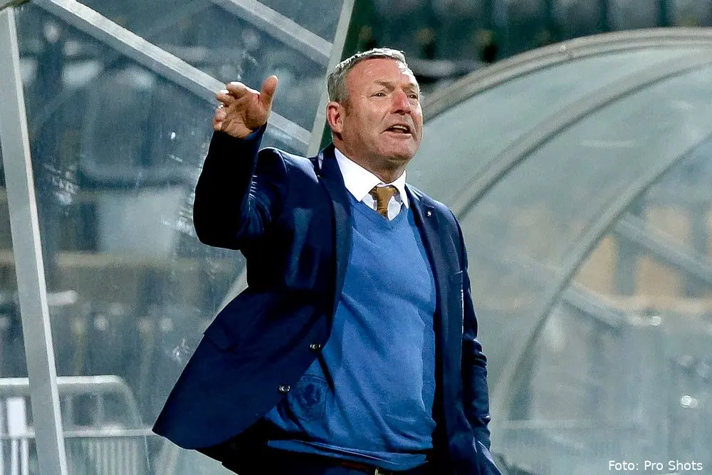 ron jans geeft aanwijzingen vvv fc twente 2020 2021