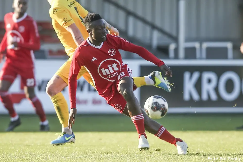 samuel brobbey linksback almere city fc 2019