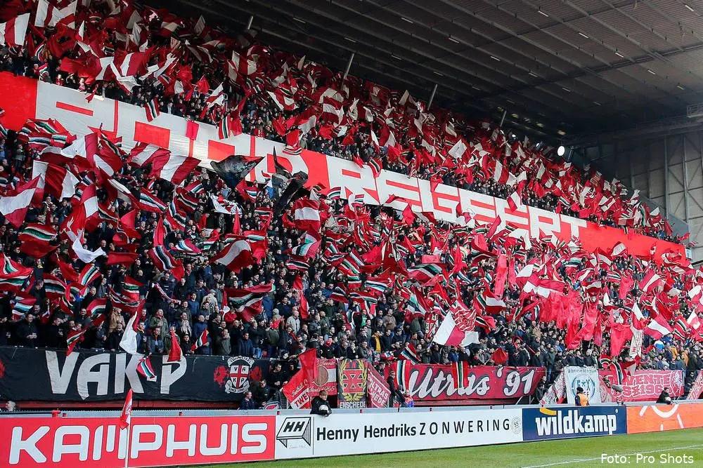 sfeeractie fc twente pec zwolle rood regeert supporters
