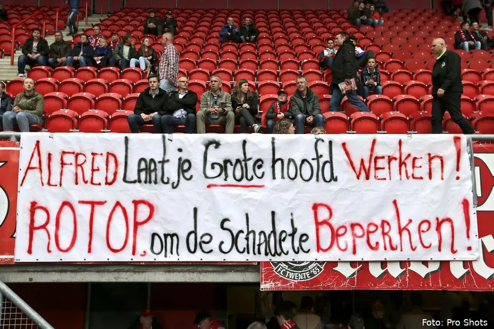 spandoek alfred schreuder fc twente rot op
