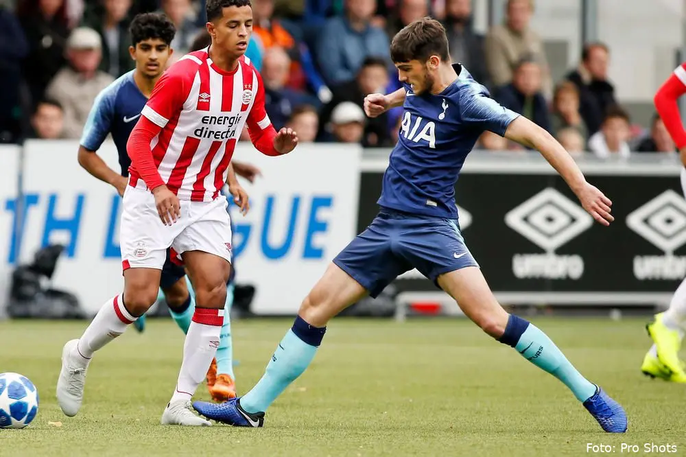 troy parrot tottenham hotspur spits
