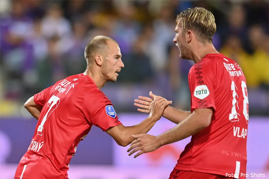 vaclav cerny michel vlap fiorentina fc twente conference league 2022 2023 doelpunt goal