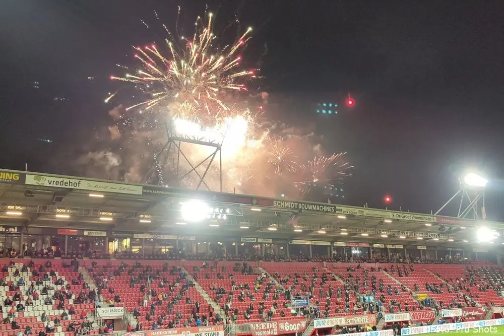 vuurwerkshow fc twente fortuna 2020 2021 ultras supporters