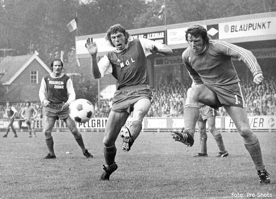 willem de vries eerste contractspeler fc twente ruud suurendonk hans mol az alkmaar 1974