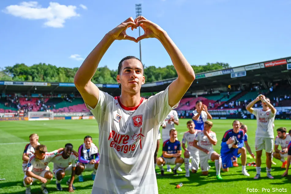 zerrouki bedankt supporters nec twente goffert nijmegen 2022