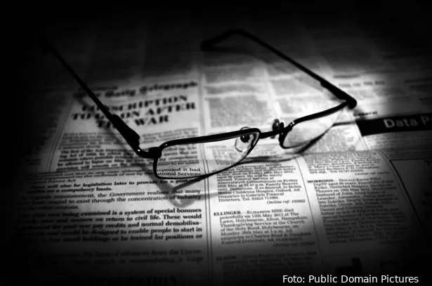 newspapers and glasses 1341392353g4g