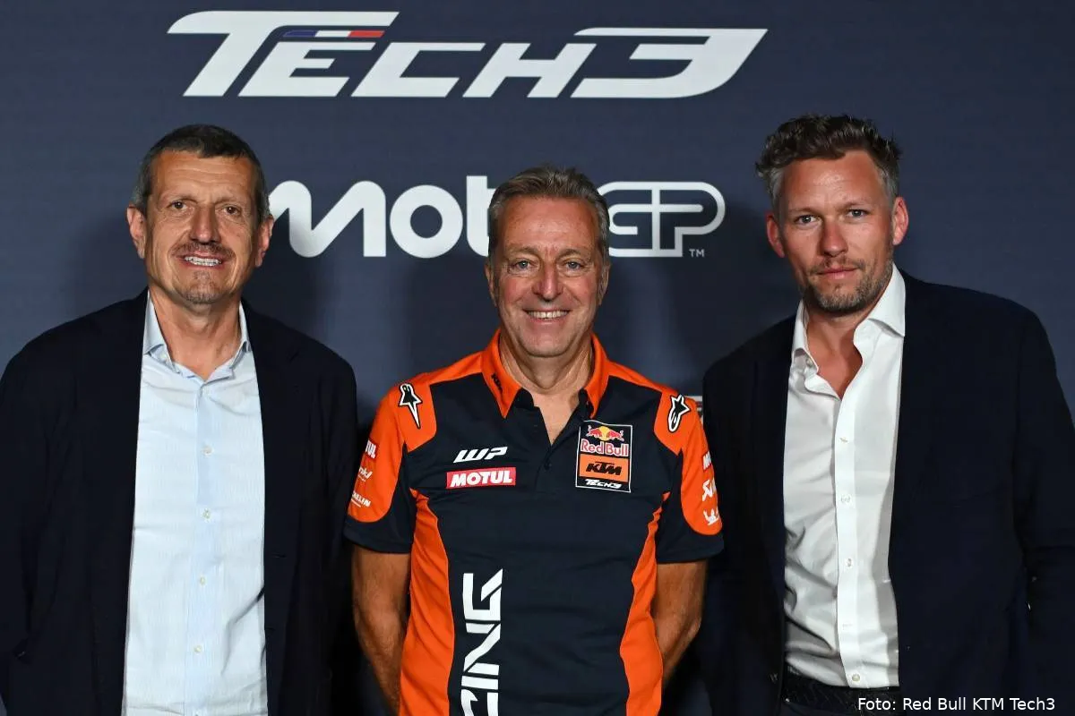 Gunther Steiner, Hervé Poncharal e Richard Coleman del team KTM Tech3 MotoGP