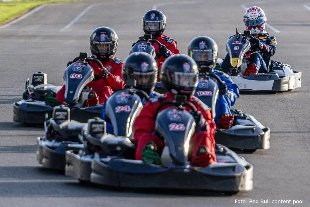 max-vs-100-racing-6aab94ecb7872