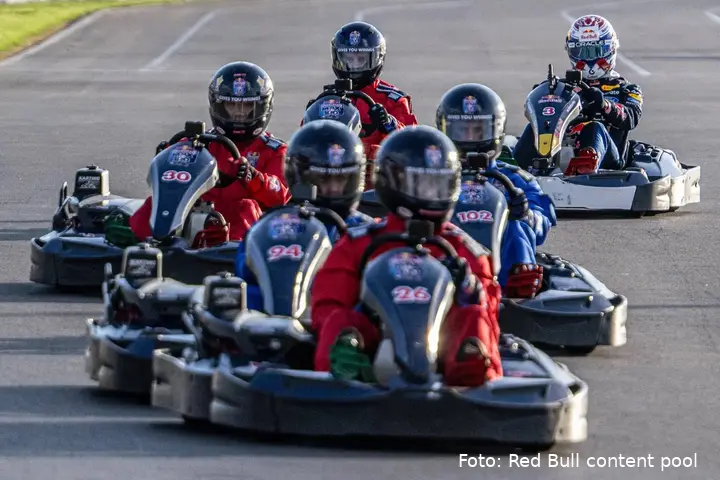 max-vs-100-racing-6aab94ecb7872