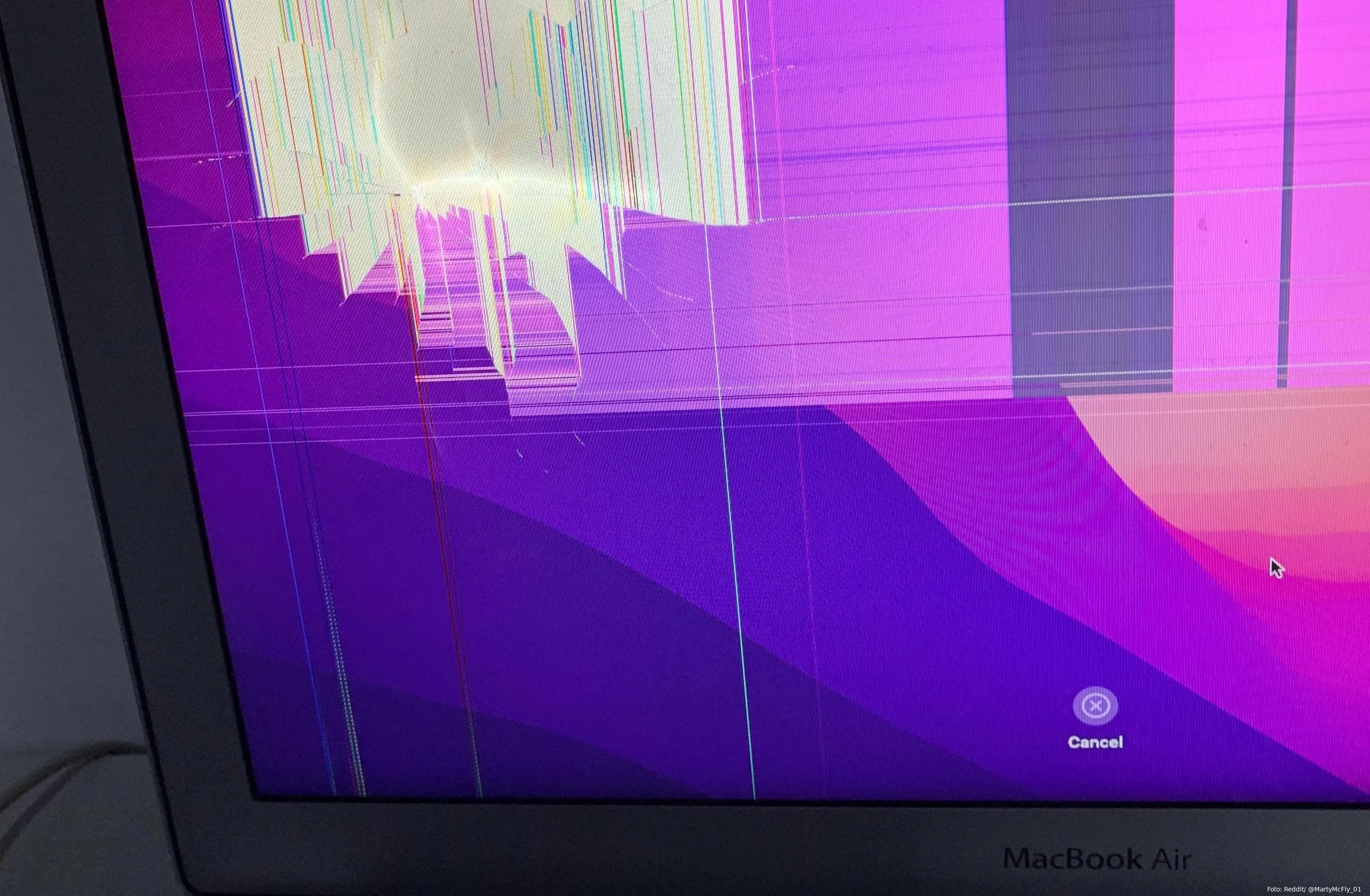 my macbook air saved my life from bullet v0 vk16uzfr582b1 kopie