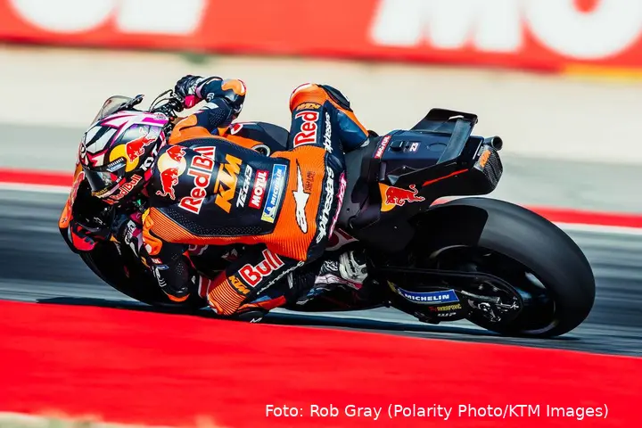 Enea Bastianini guida la KTM RC16 MotoGP ad Aragon