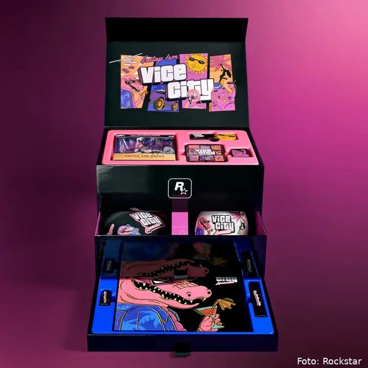 Box_Fully_Open_0326_R06_2160.png