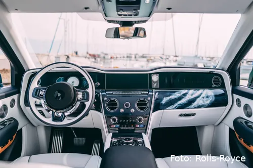 P90633360_highRes_presenting-rolls-roy