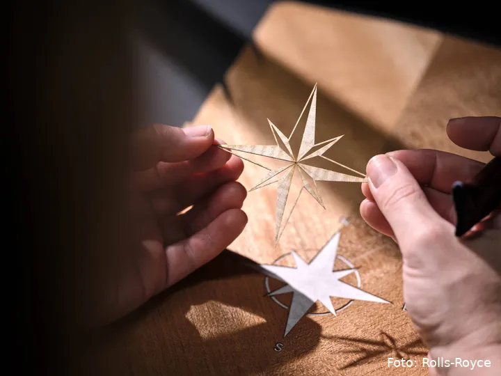 P90633317_highRes_presenting-rolls-roy