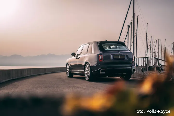 P90633341_highRes_presenting-rolls-roy