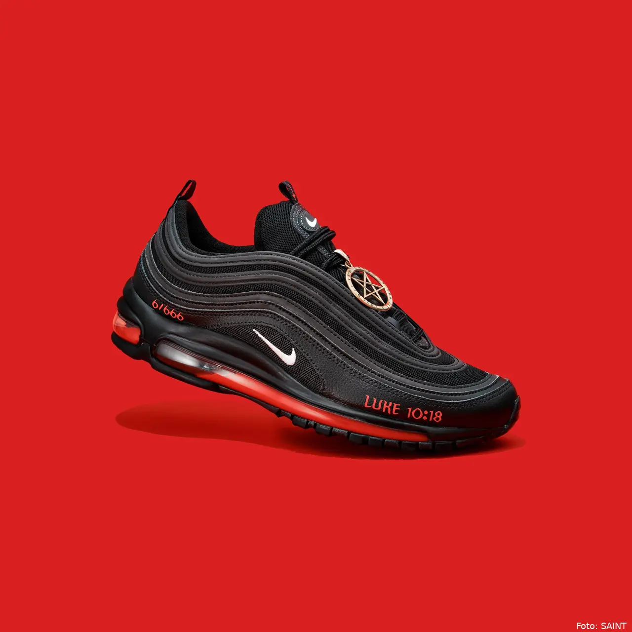 nike duivel schoen