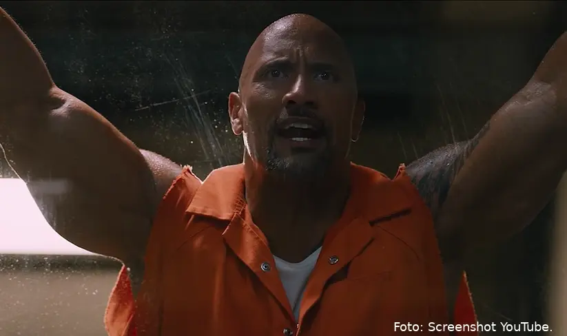 fhm dwayne johnson gekleurde superman