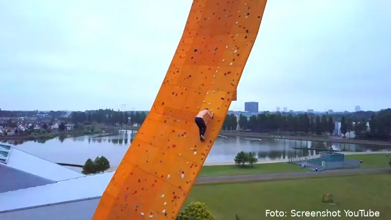 king beklimt de toren zonder touwen foto caters clips