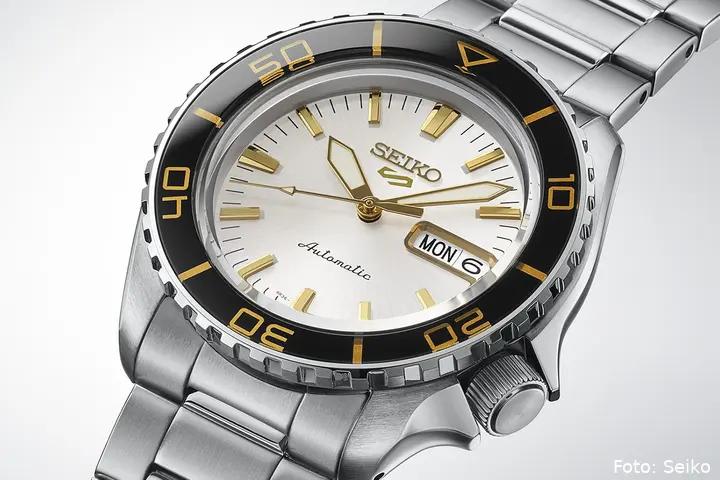 https---hypebeast.com-image-2026-09-12-seiko-5-sports-skx-snzh-formal-white-tweed-green-hdb004-hdb005-release-info-4
