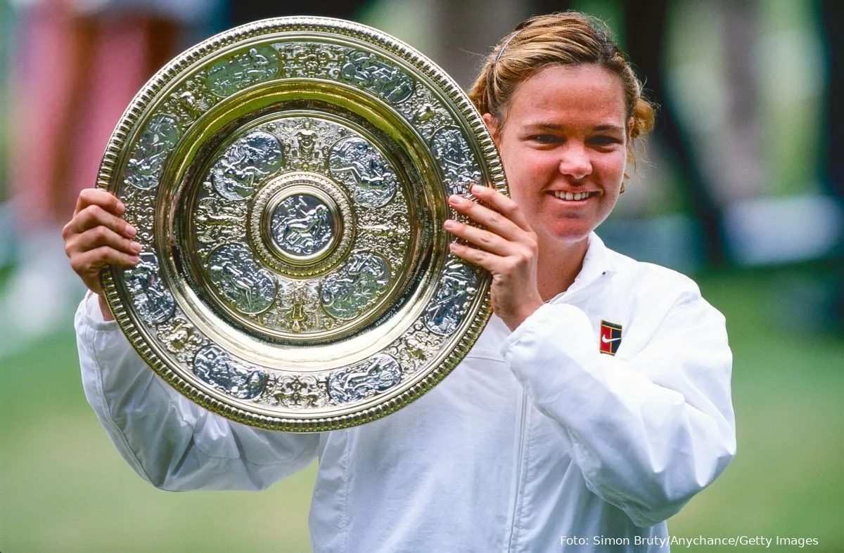 <i>Lindsay Davenport i 1999 med sit Wimbledon-trofæ</i>