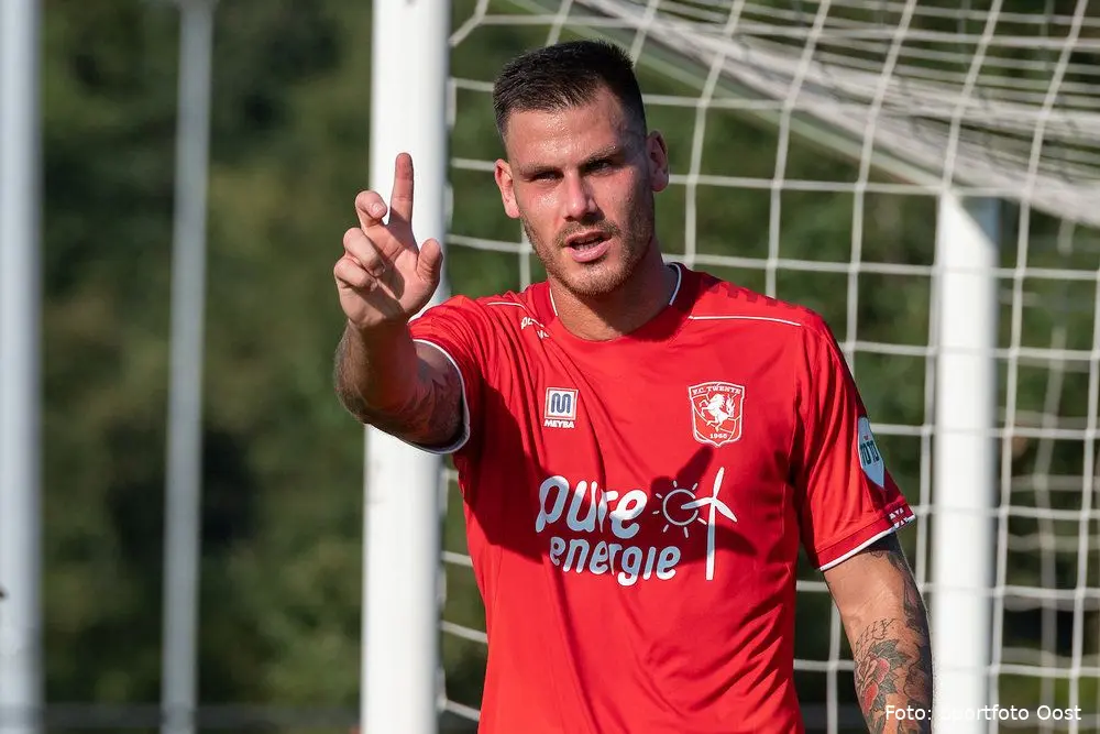 dario dumic protest fc twente utrecht 2020