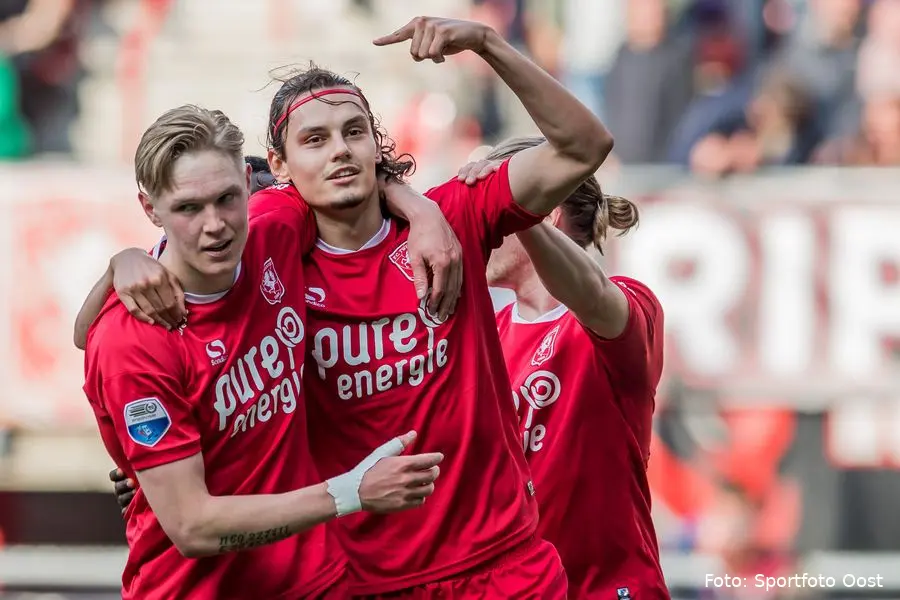 enes unal fredrik jensen fc twente go ahead eagles goal