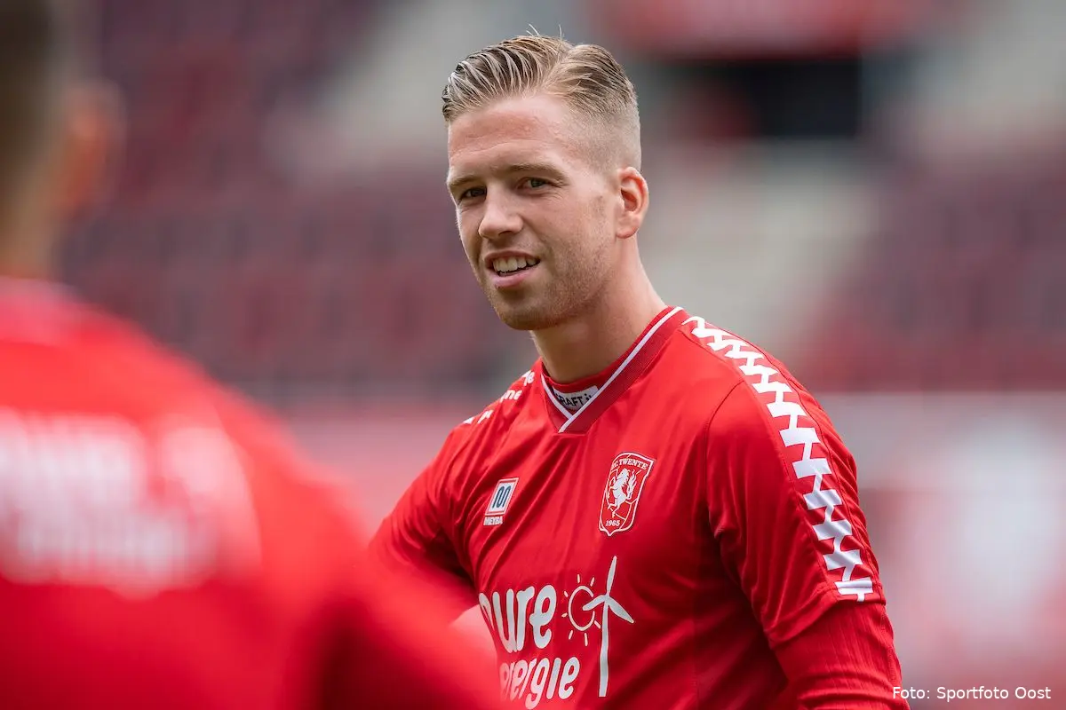 gijs smal linksback fc twente training juli 2020