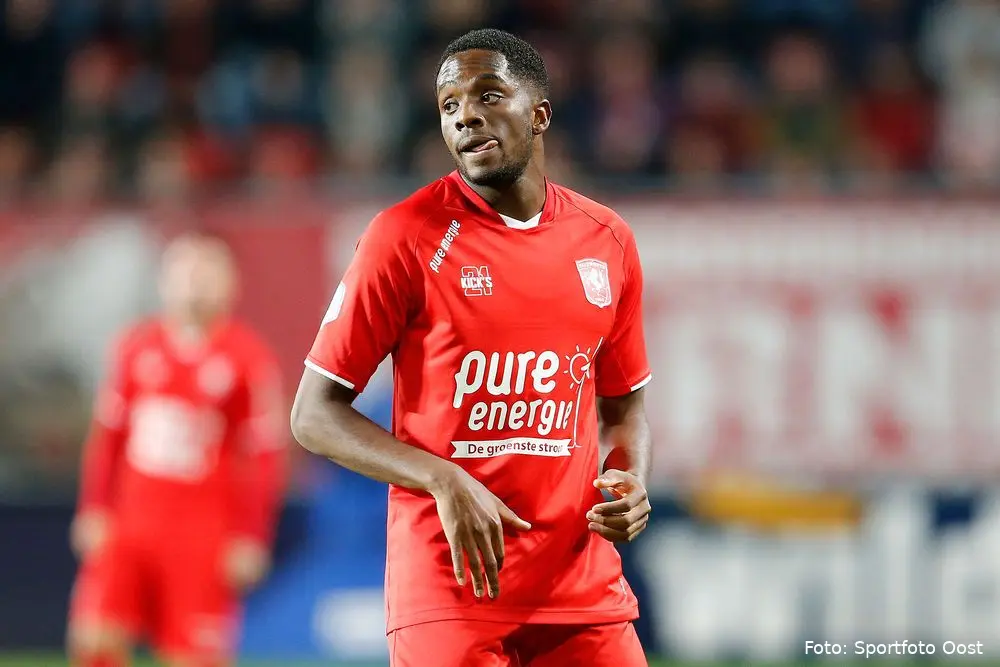 queensy menig fc twente emmen 2019 2020