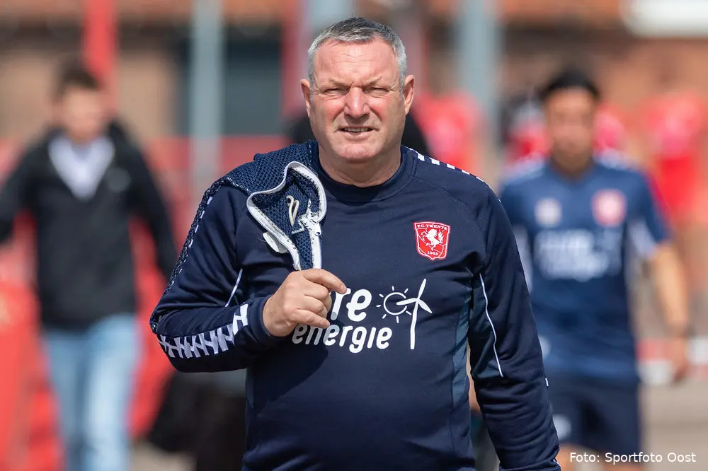 ron jans hoofdtrainer fc twente seizoen 2021 2022