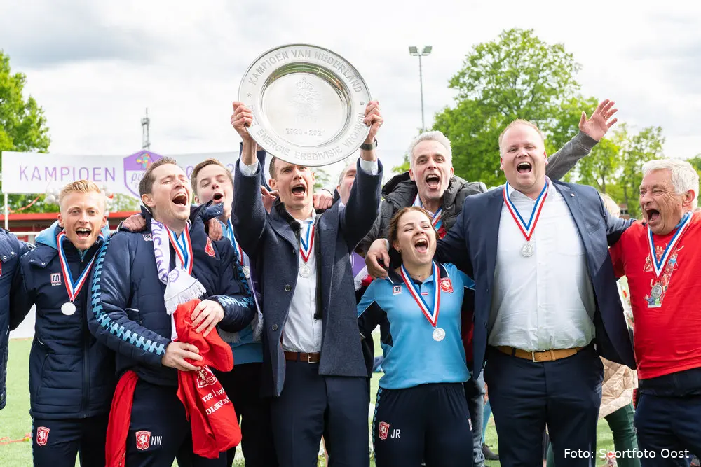 tommy stroot kampioen vrouwen twente seizoen 2020 2021