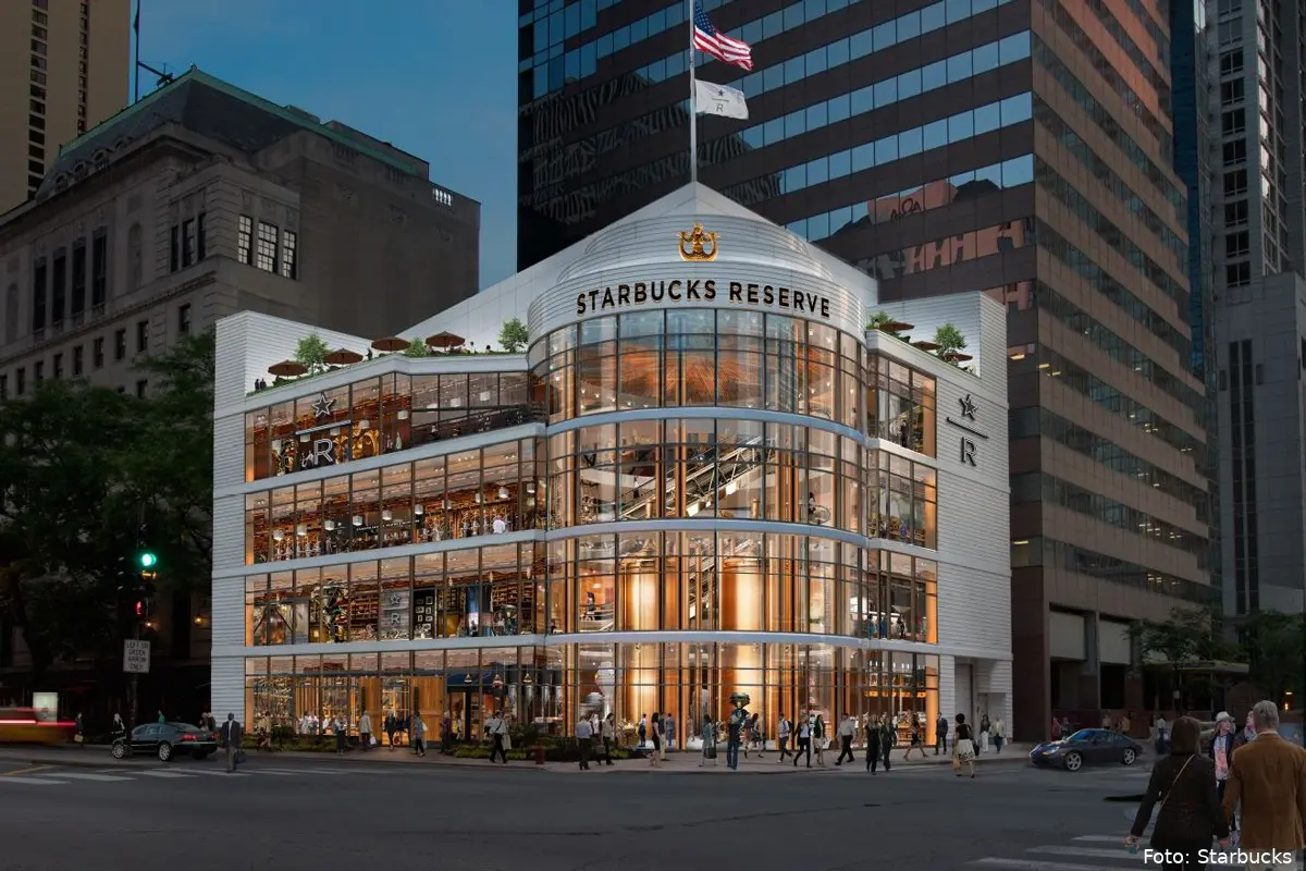https hypebeastcom image 2019 09 starbucks largest store chicago 01